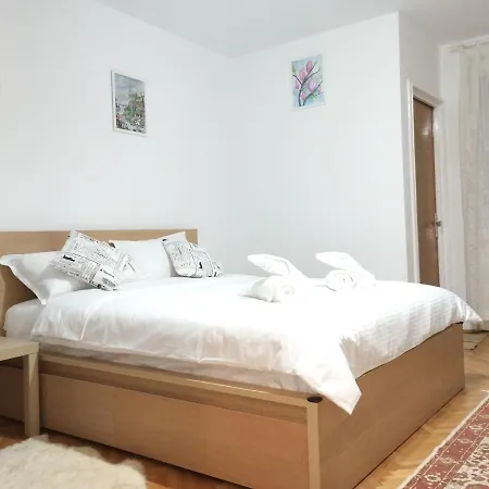 Elegance Studio Veteranilor Apartmán *